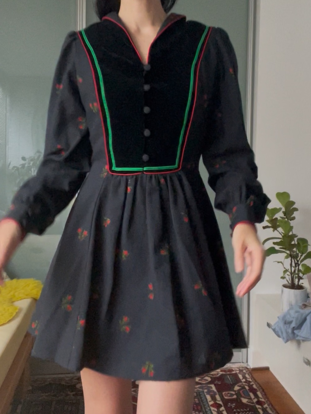 Vintage Black Floral Rosettes Long Sleeve Floral Trimmed babydoll Dress Size 4